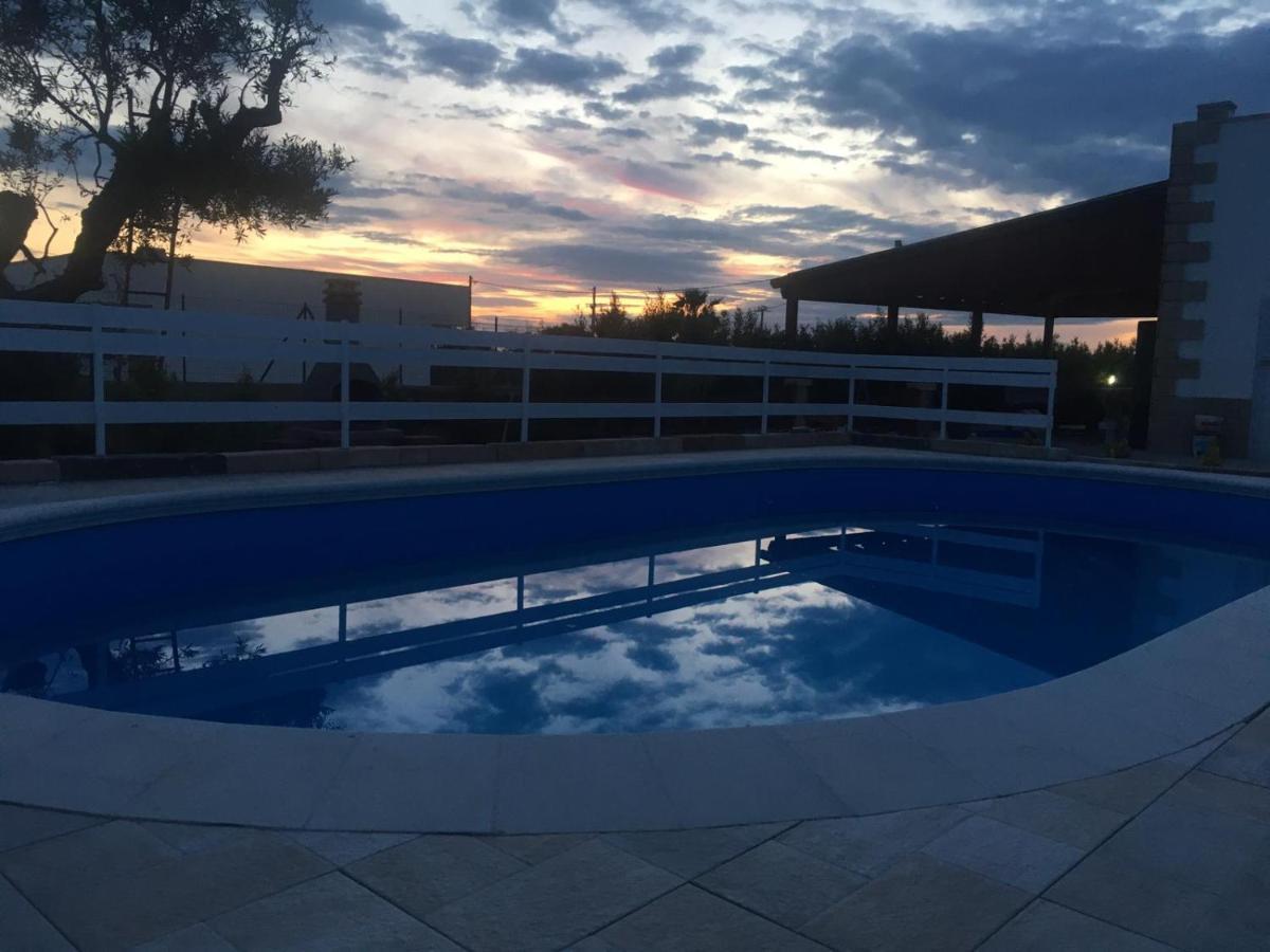 Villetta Mari Con Piscina Esclusiva Nel Salento Capilungo Bagian luar foto